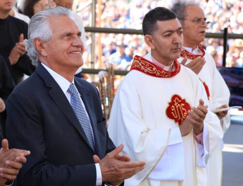 Caiado destaca tradição da Romaria de Trindade durante missa de encerramento