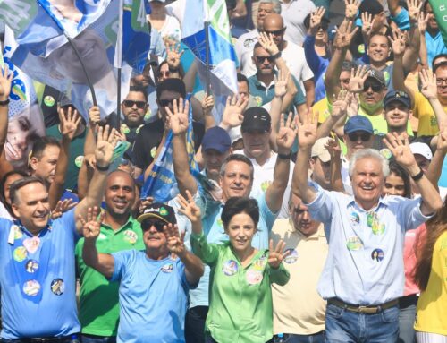 Com homenagem a Iris Rezende, Caiado e Mabel fazem caminhada e encerram campanha na capital