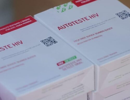 Caminhada abre campanha Dezembro Vermelho de conscientização e luta contra o HIV/Aids