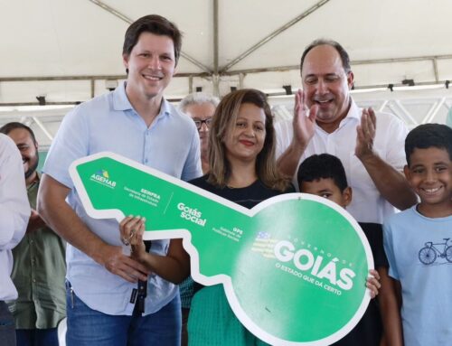 Daniel Vilela reforça compromisso social ao entregar casas em Campos Verdes